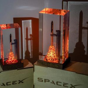 SpaceX Starship Rocket Launch Resin Lamp - 3D Starship Model Night Lights